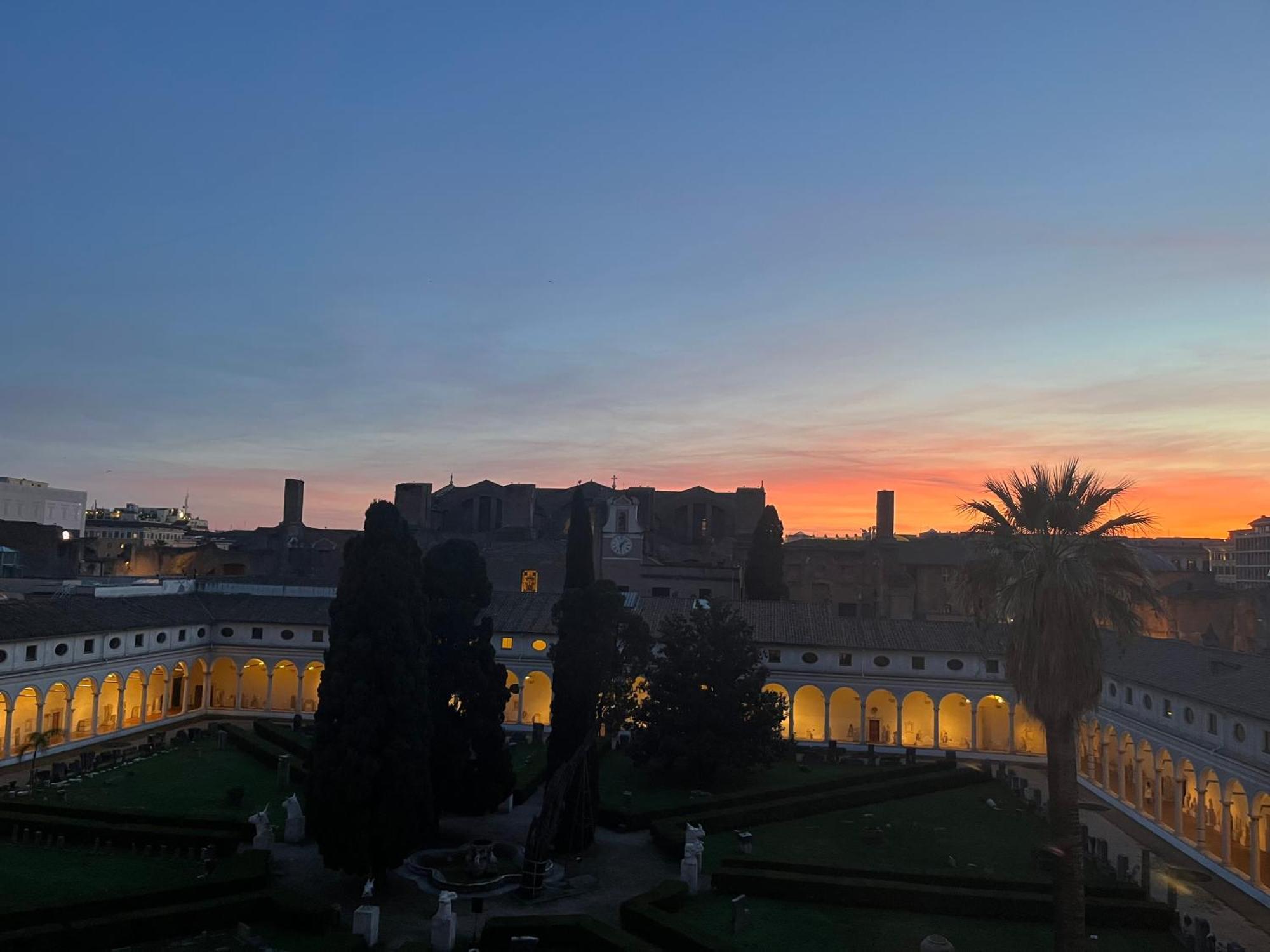 Camera X2 Con Splendida Vista Sulle Terme Di Diocleziano E Sul Chiostro Di Michelangelo Roma Exterior foto